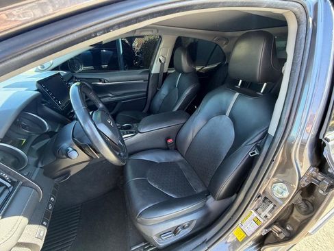 Used 2022 Toyota Camry XSE w/ Navigation Package image 9