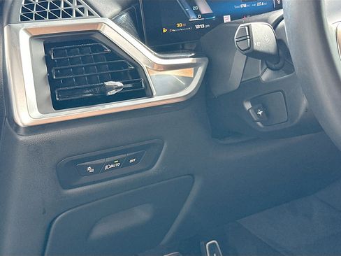 Certified 2025 BMW X5 M60i w/ Executive Package image 10