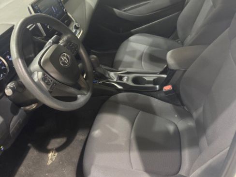 Used 2020 Toyota Corolla LE image 10