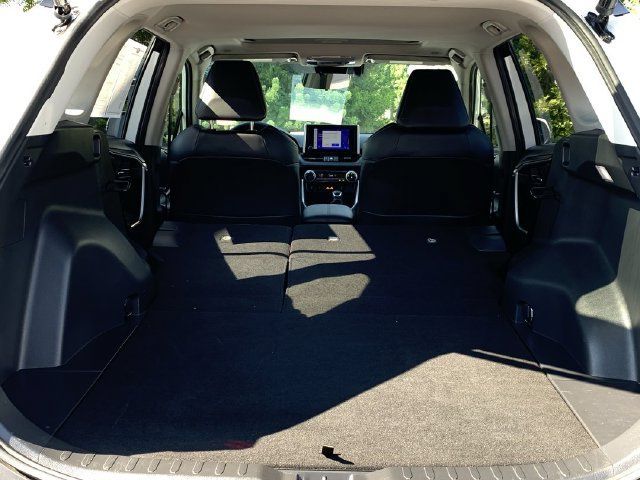 Used 2023 Toyota RAV4 XLE Premium AWD/4WD image 39
