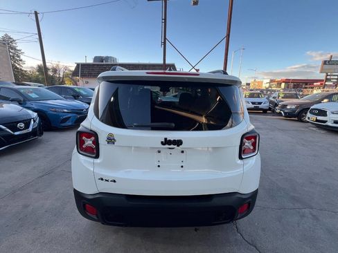 Used 2017 Jeep Renegade Altitude AWD/4WD image 5