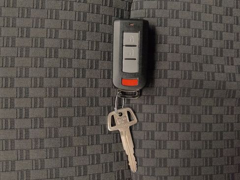 Used 2019 Mitsubishi Mirage SE image 32