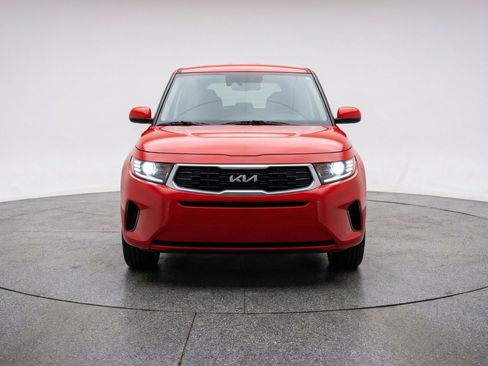 Used 2025 Kia Soul LX w/ LX Technology Package image 2