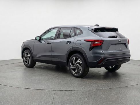 Used 2025 Chevrolet Trax LT image 6