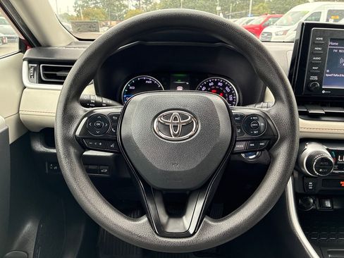 Used 2021 Toyota RAV4 XLE image 14