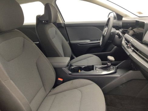 Used 2025 Kia K4 FWD image 21