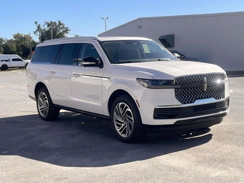New 2025 Lincoln Navigator L Reserve image 7