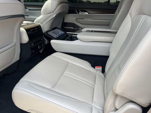 Used 2022 Jeep Grand Wagoneer Series I AWD/4WD image 21