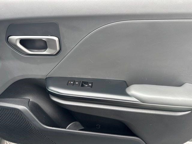 Used 2025 Kia K4 FWD image 40