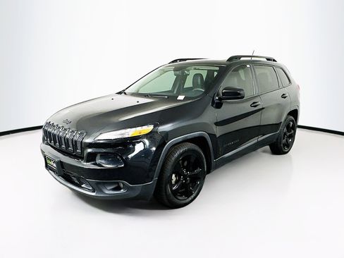 Used 2015 Jeep Cherokee Latitude w/ Comfort/Convenience Group FWD image 3