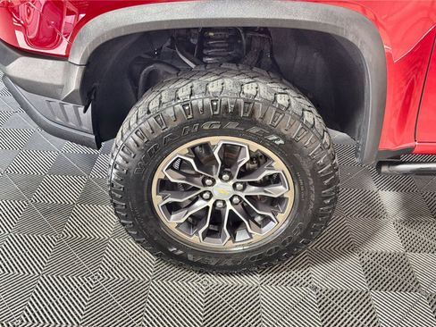 Used 2018 Chevrolet Colorado ZR2 image 12