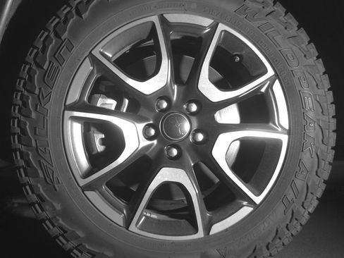 Used 2025 Jeep Compass Trailhawk AWD/4WD image 11