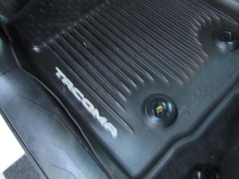 Used 2022 Toyota Tacoma 2WD Double Cab image 22