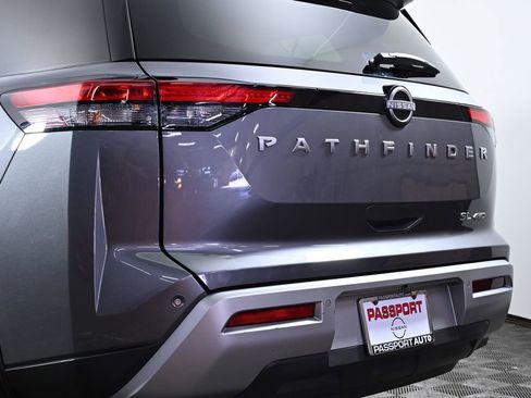 Certified 2024 Nissan Pathfinder SL image 7