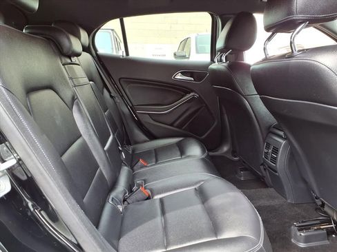 Used 2017 Mercedes-Benz GLA 250 4MATIC image 8