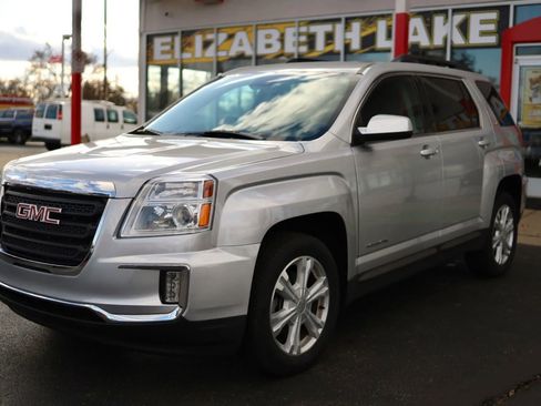 Used 2017 GMC Terrain SLE w/ Convenience Package FWD image 1