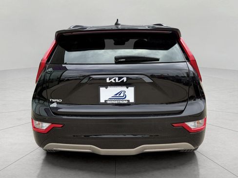 Certified 2024 Kia Niro Wind w/ Wind Preserve Package FWD image 10