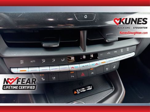 Used 2025 Cadillac CT4 V image 31