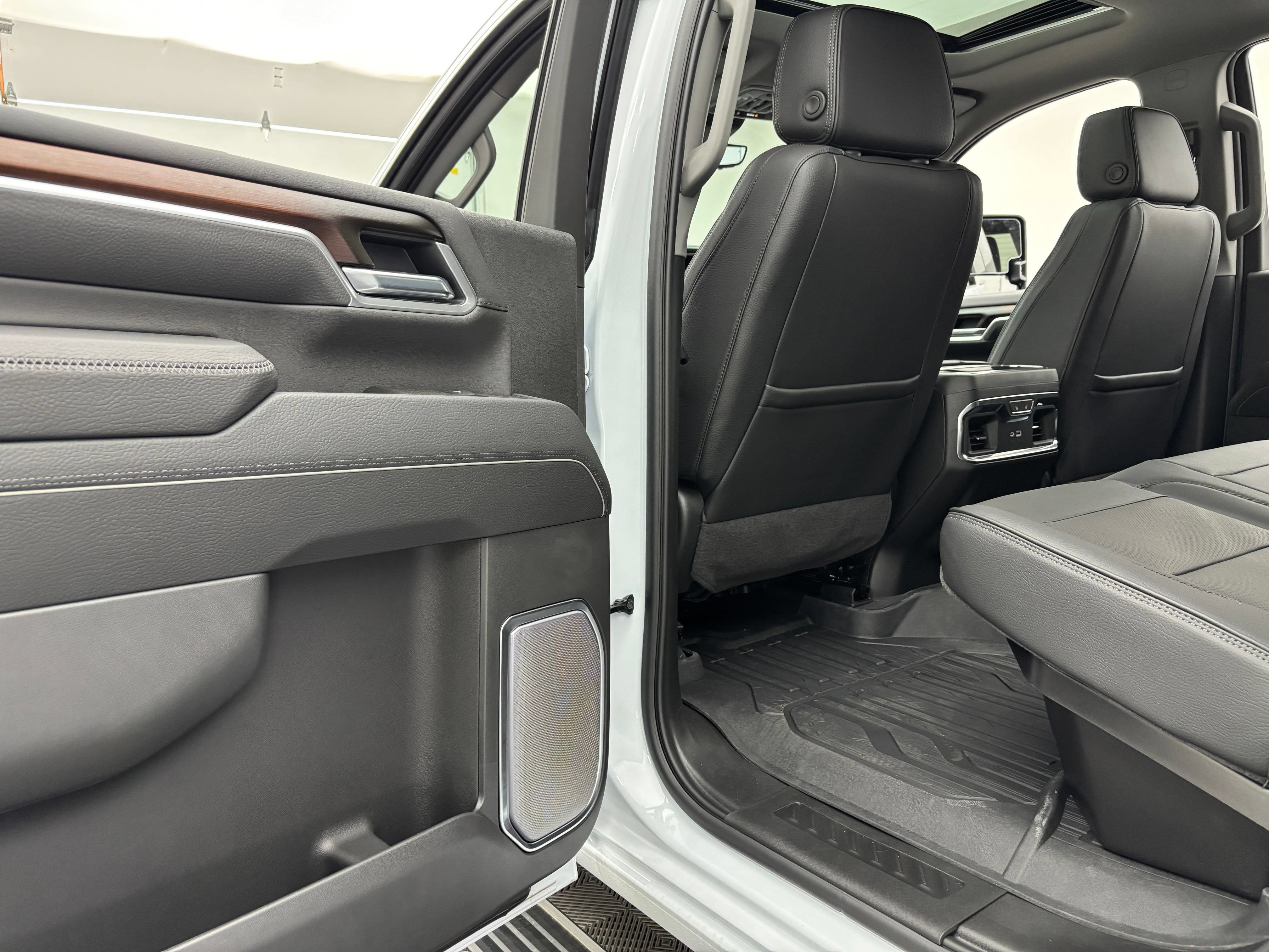 New 2026 GMC Sierra 3500 Denali AWD/4WD image 45