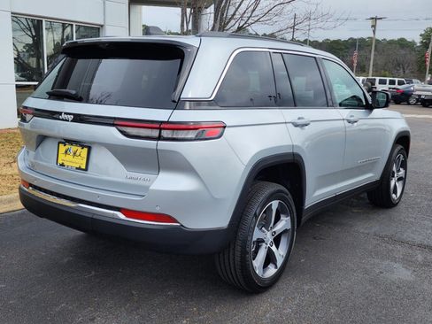 New 2025 Jeep Grand Cherokee Limited w/ Luxury Tech Group II image 3