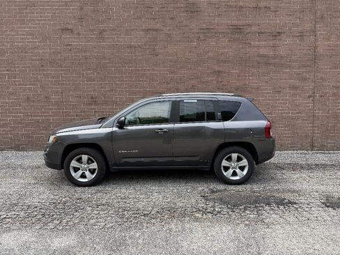 Used 2015 Jeep Compass Sport w/ Power Value Group AWD/4WD image 3