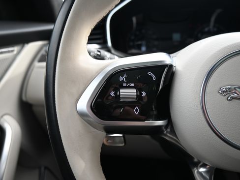 Used 2023 Jaguar F-PACE S AWD/4WD image 18