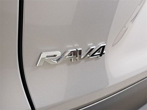 Used 2025 Toyota RAV4 XLE image 9