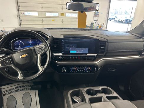 Used 2024 Chevrolet Silverado 1500 LT image 7
