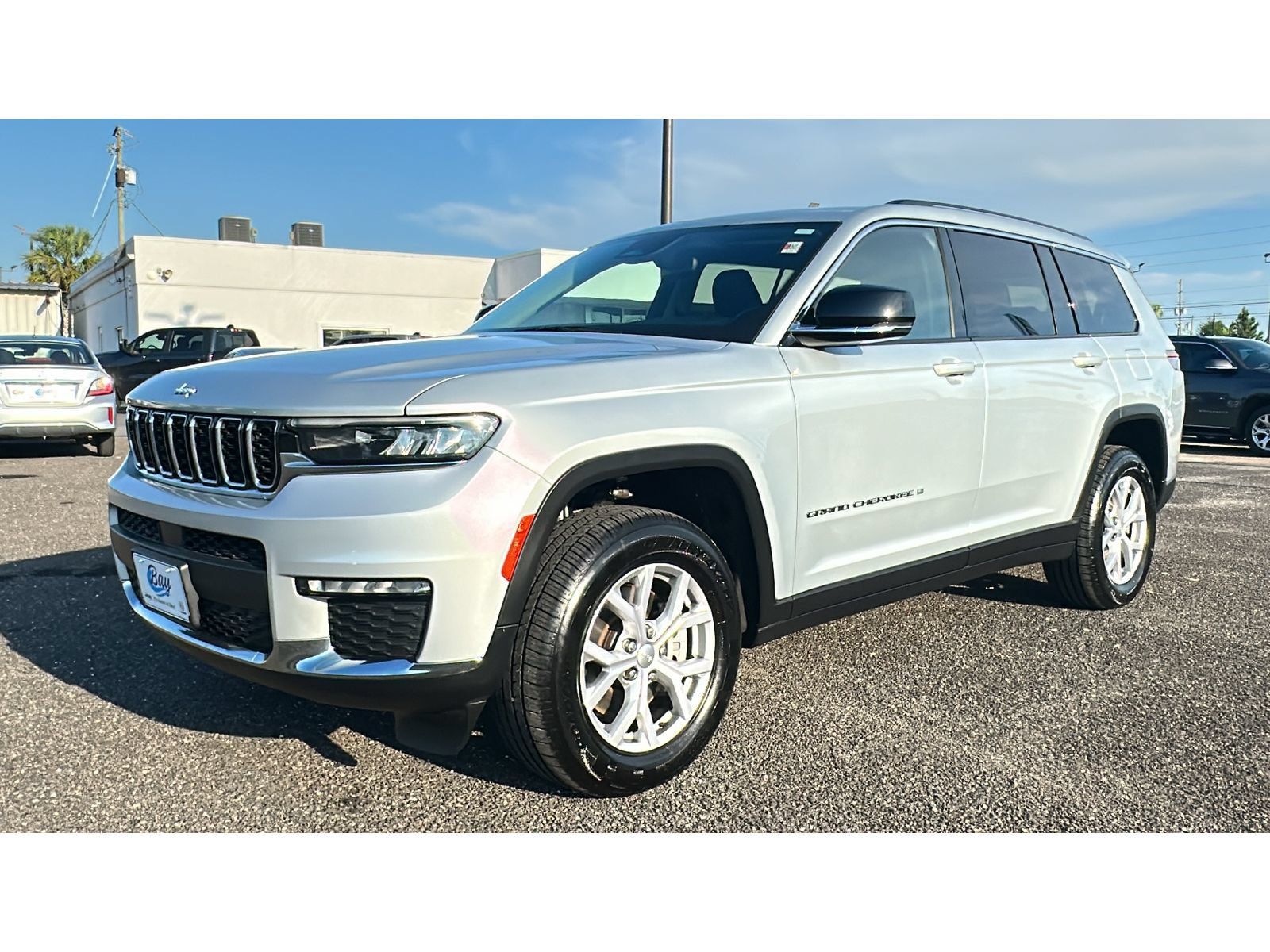 Used 2022 Jeep Grand Cherokee L Limited w/ Trailer Tow Group (B) AWD/4WD image 2