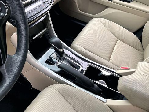 Used 2017 Honda Accord LX image 14
