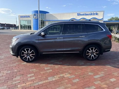 Certified 2022 Honda Pilot Touring image 3