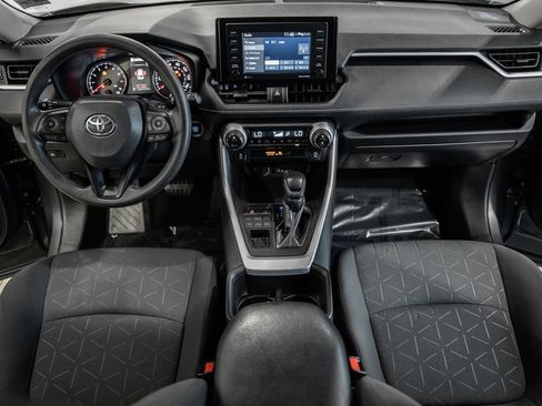 Used 2022 Toyota RAV4 XLE AWD/4WD image 16