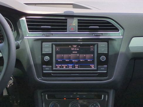 Used 2021 Volkswagen Tiguan S FWD image 17