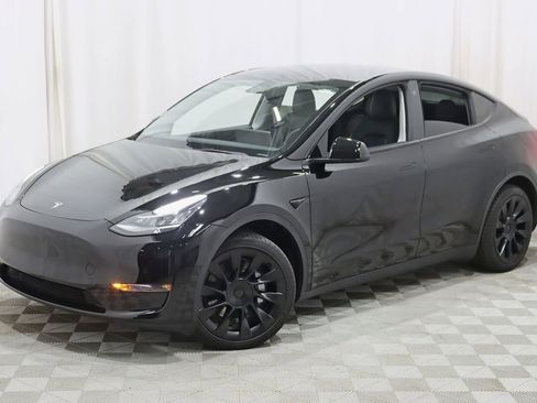 Used 2022 Tesla Model Y Long Range AWD/4WD image 8