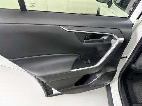 Used 2020 Toyota RAV4 LE image 26