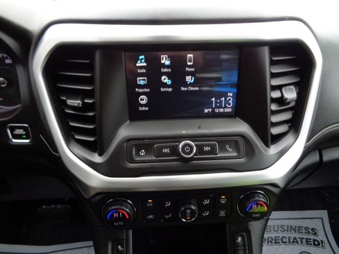 Used 2018 GMC Acadia SLE image 21