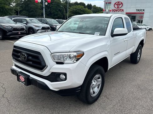 Used 2022 Toyota Tacoma SR5 RWD image 3