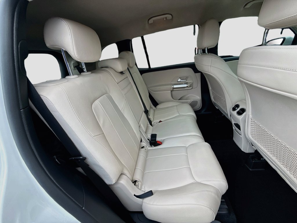 Used 2021 Mercedes-Benz GLB 250 4MATIC image 32
