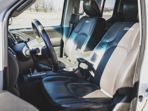 Used 2015 Nissan Frontier PRO-4X w/ Pro-4x Luxury Package image 18