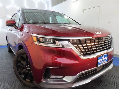 Used 2022 Kia Carnival SX Prestige image 3