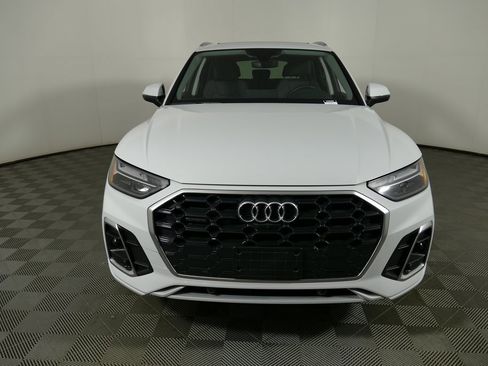 Used 2024 Audi Q5 e Premium Plus image 8