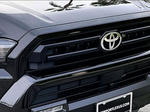 Used 2025 Toyota 4Runner SR5 image 28