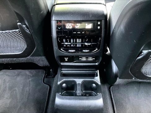 Used 2023 Jeep Grand Cherokee L Laredo AWD/4WD image 15