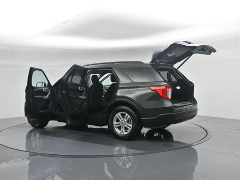 Certified 2022 Ford Explorer XLT image 40