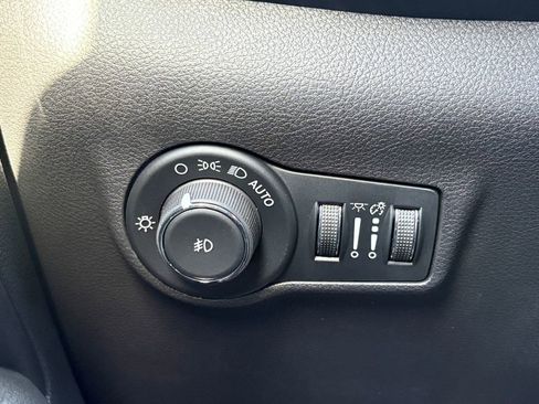 New 2026 Jeep Compass Latitude image 12