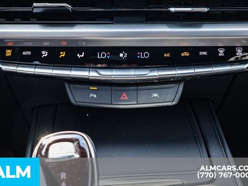 Used 2025 Cadillac XT4 Premium Luxury FWD image 40