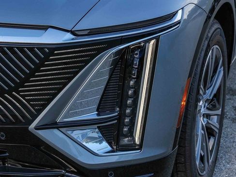 New 2026 Cadillac Lyriq Luxury image 10