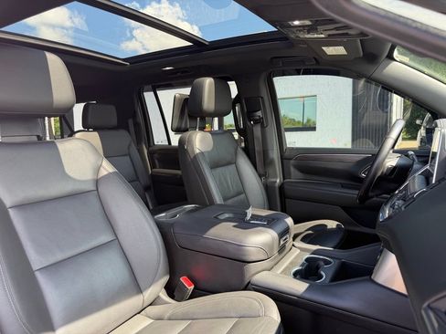 Used 2022 Chevrolet Suburban Z71 w/ Z71 Off-Road Package AWD/4WD image 37