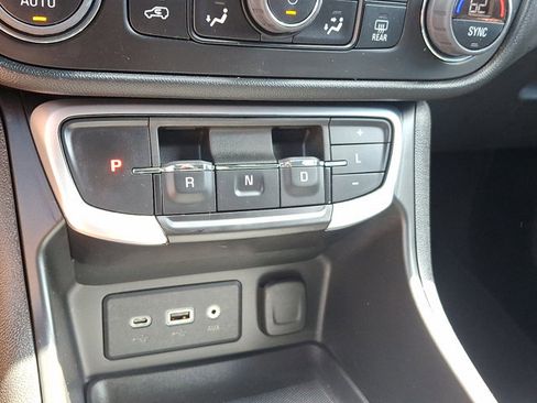 Used 2023 GMC Terrain SLE w/ Driver Convenience Package AWD/4WD image 15