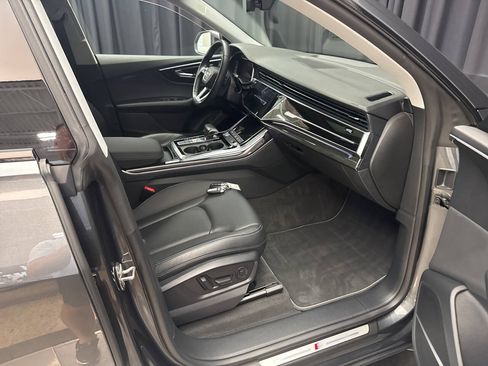 Used 2019 Audi Q8 Premium Plus AWD/4WD image 33